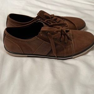 Kenneth Cole, men’s size 10.5